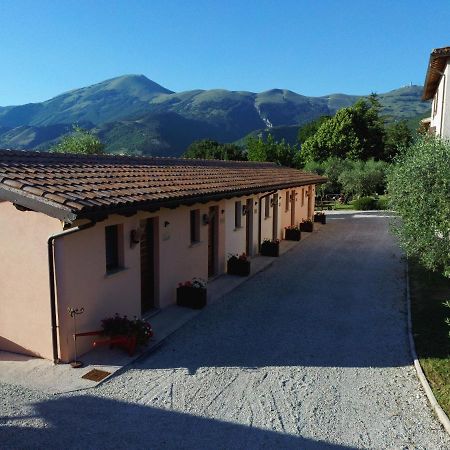 Вілла Santa Croce Fossato di Vico Екстер'єр фото