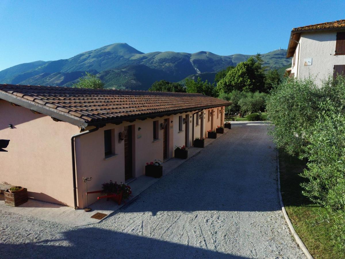 Вілла Santa Croce Fossato di Vico Екстер'єр фото