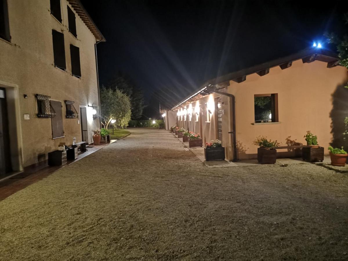 Вілла Santa Croce Fossato di Vico Екстер'єр фото