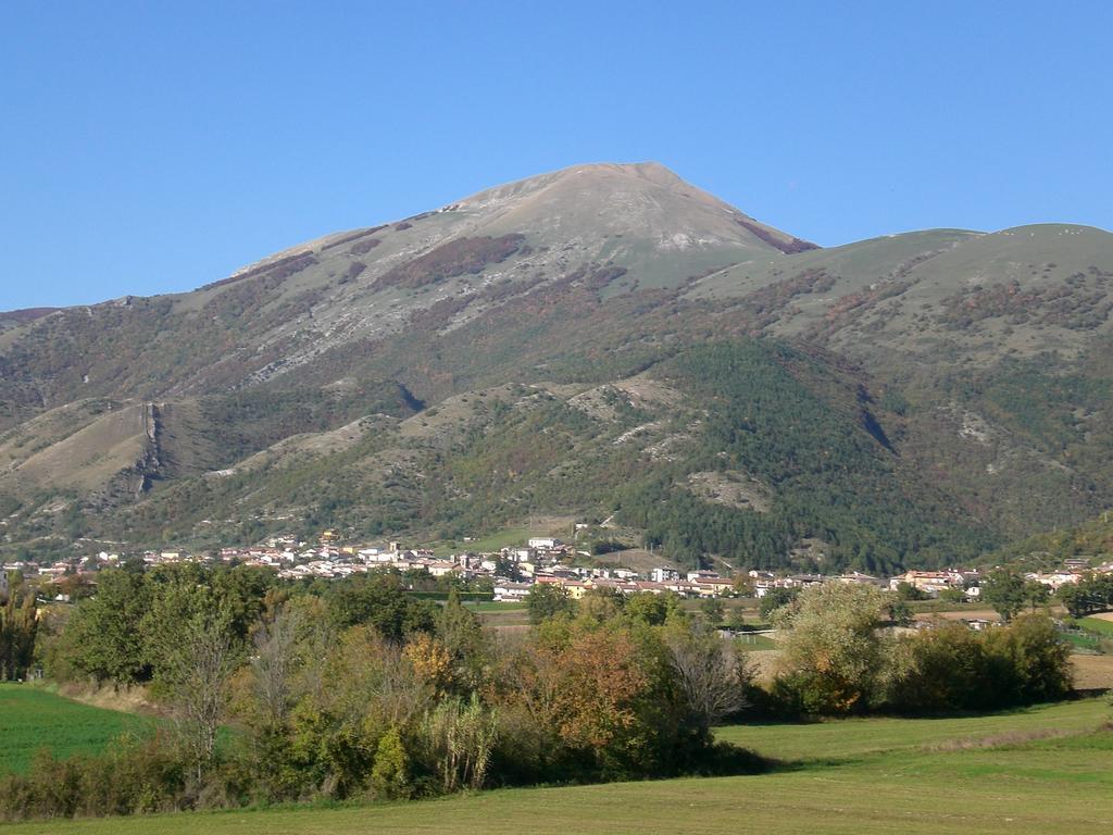 Вілла Santa Croce Fossato di Vico Екстер'єр фото
