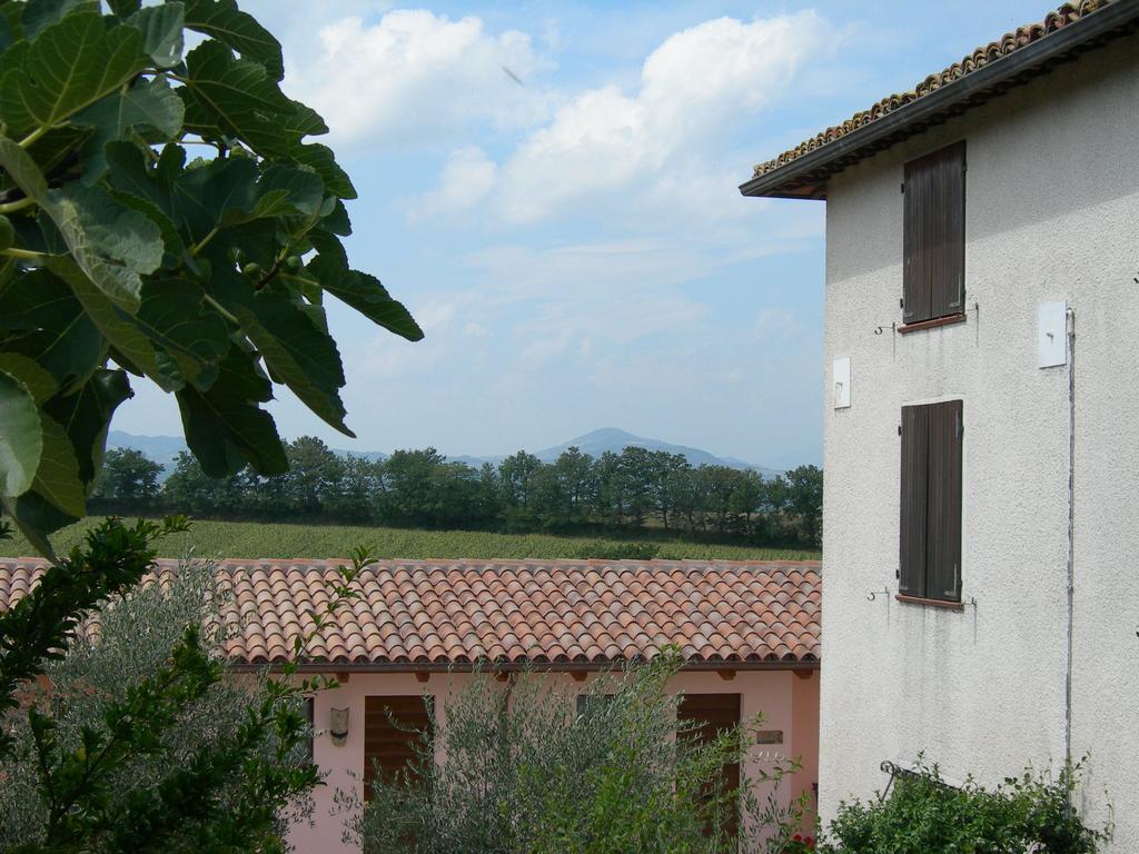 Вілла Santa Croce Fossato di Vico Екстер'єр фото