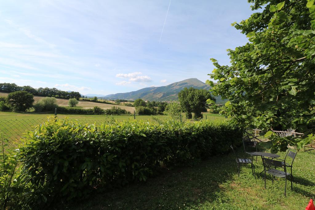 Вілла Santa Croce Fossato di Vico Екстер'єр фото