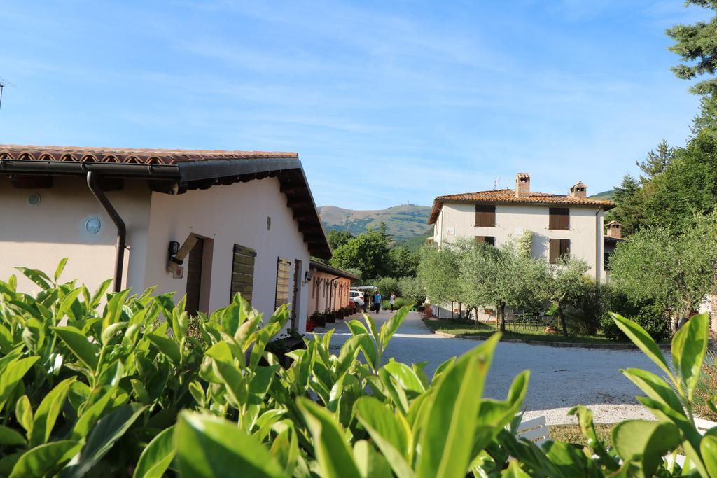 Вілла Santa Croce Fossato di Vico Екстер'єр фото